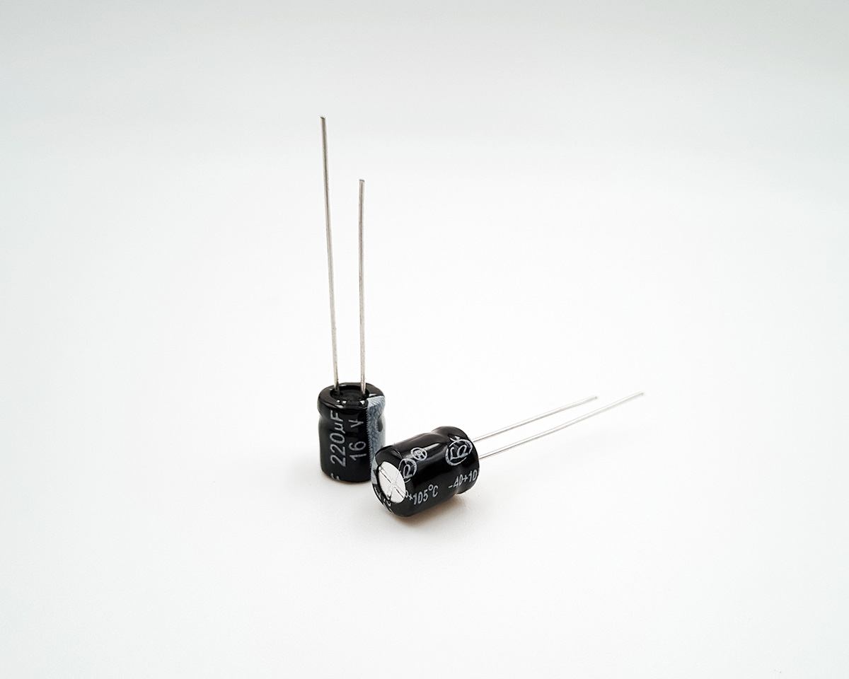 ѹ220uF 16V